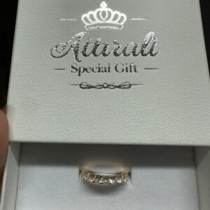 טבעת זהב קלאסית משובצת זירקונים